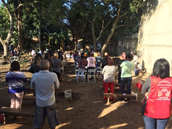 Primeira Missa no Novo Terreno
